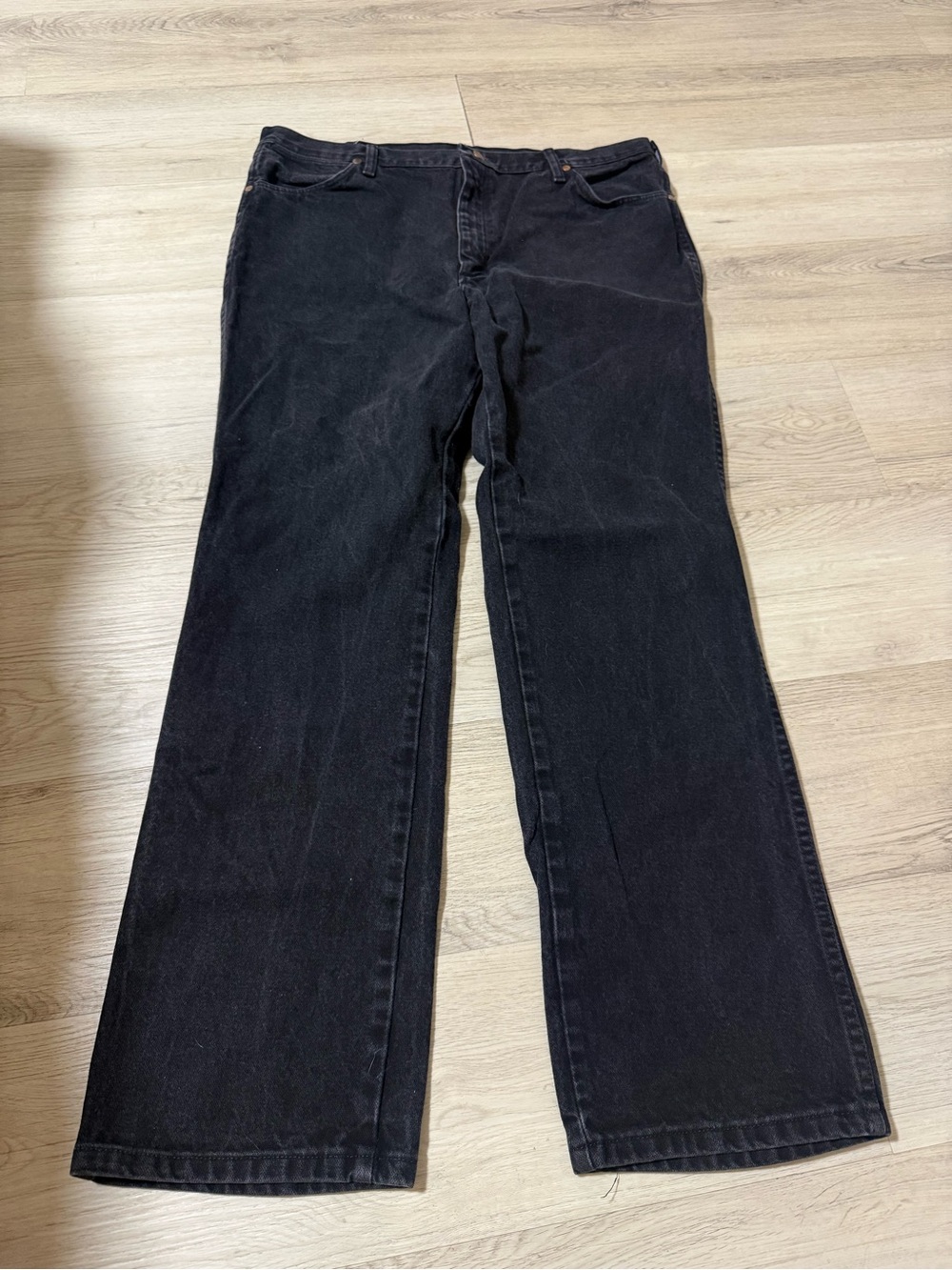 Wrangler 936WBK Jeans Mens 38x32 Black Charcoal Denim Slim Straight Cowboy Cut